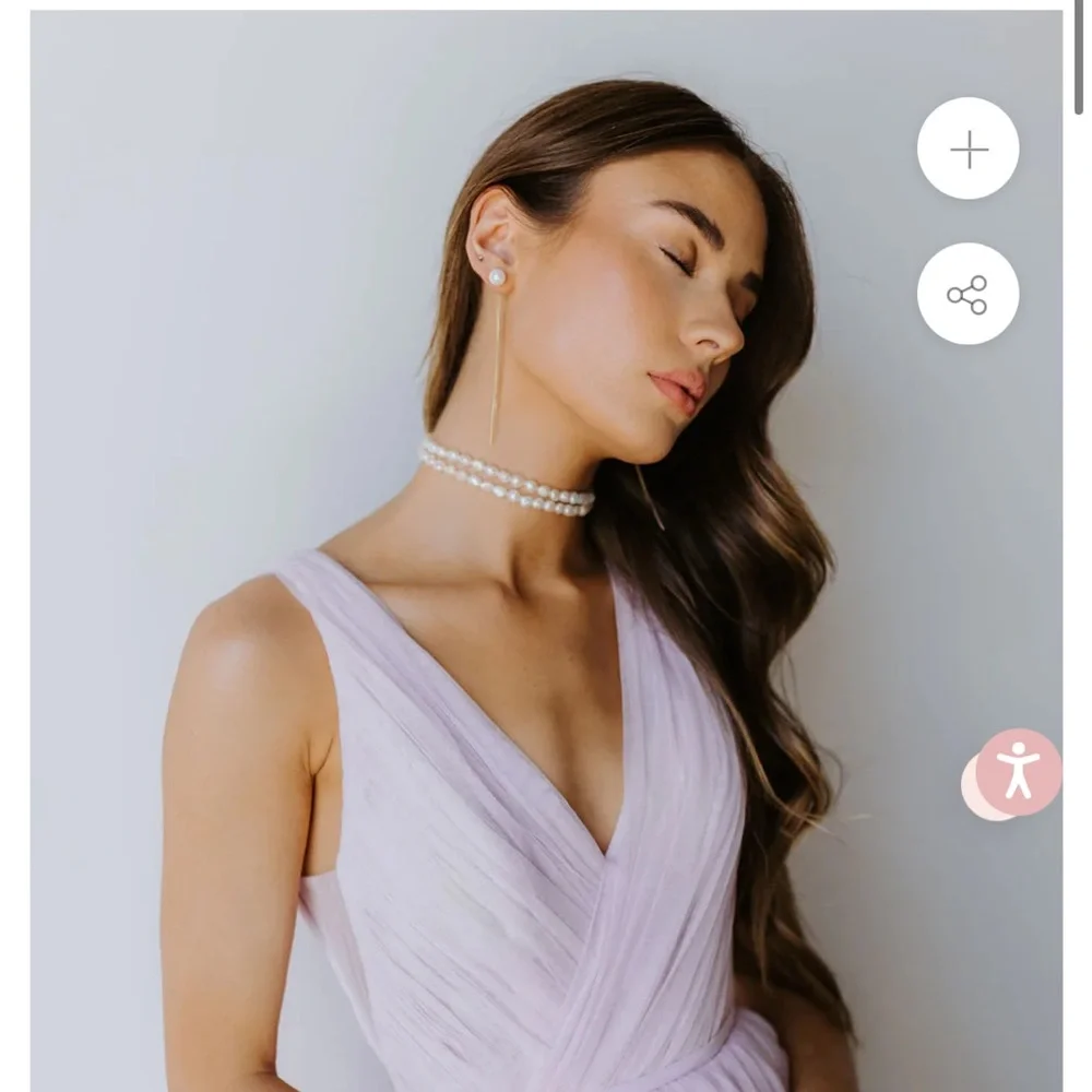 NWT Vella Modern Pearl Drop gold, untamed petals, sold out online - Picture 3 of 5